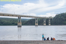 brudge and boaters resting